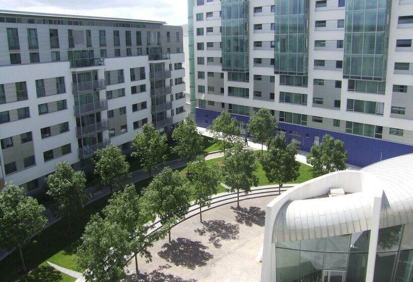 Marlin Apartments  London Bridge Empire Square