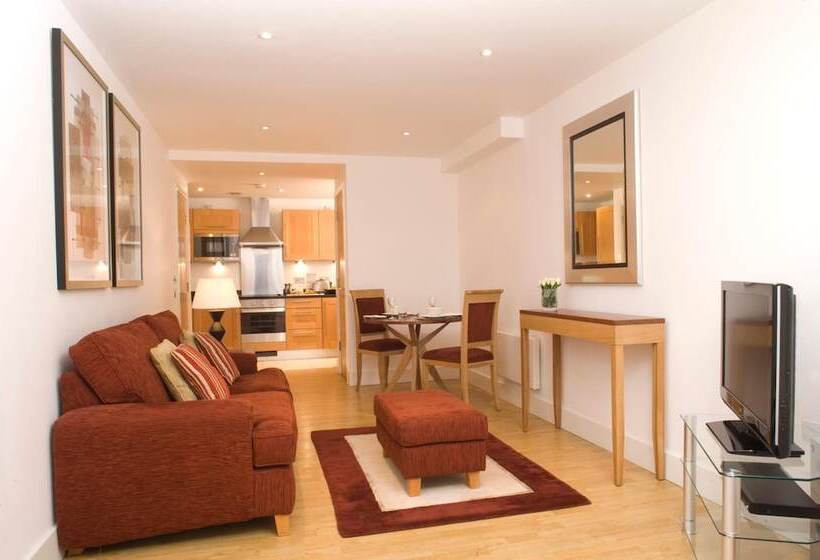 Marlin Apartments  London Bridge Empire Square