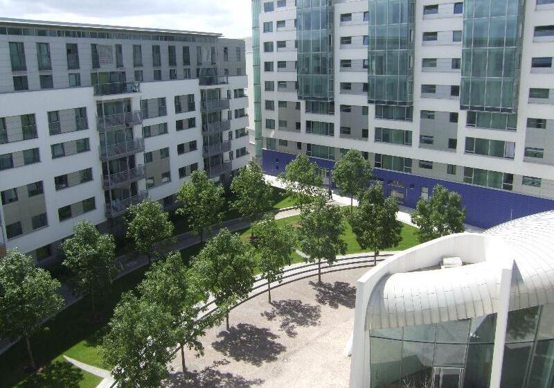 Marlin Apartments  London Bridge Empire Square