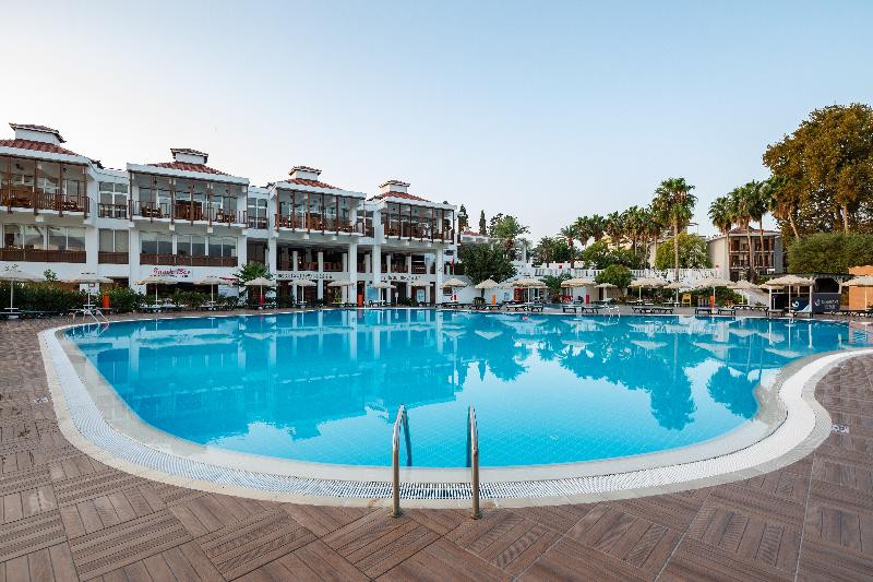 Курорт Aqi Hydros Club