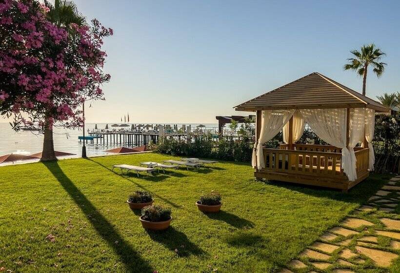 Курорт Aqi Hydros Club