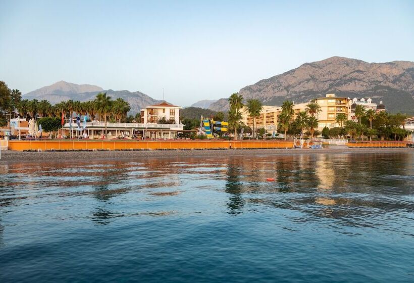 Курорт Aqi Hydros Club