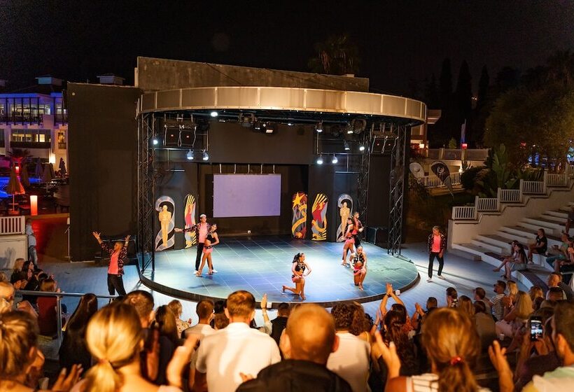 Курорт Aqi Hydros Club