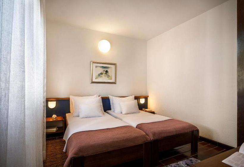 Trim Sunny Apartments By Valamar