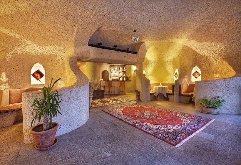 Uchisar Kaya Otel
