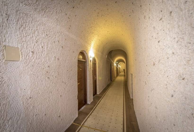 Uchisar Kaya Otel