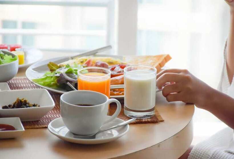 Отель Urbana Langsuan