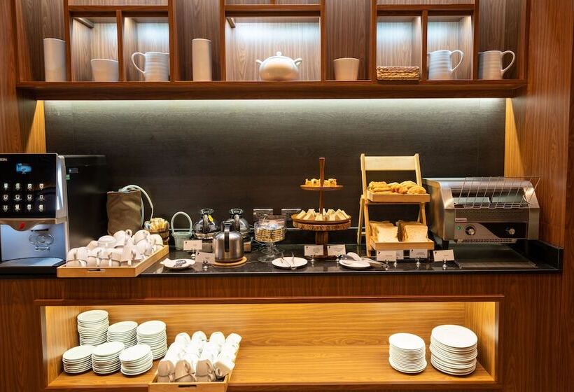 Отель Urbana Langsuan