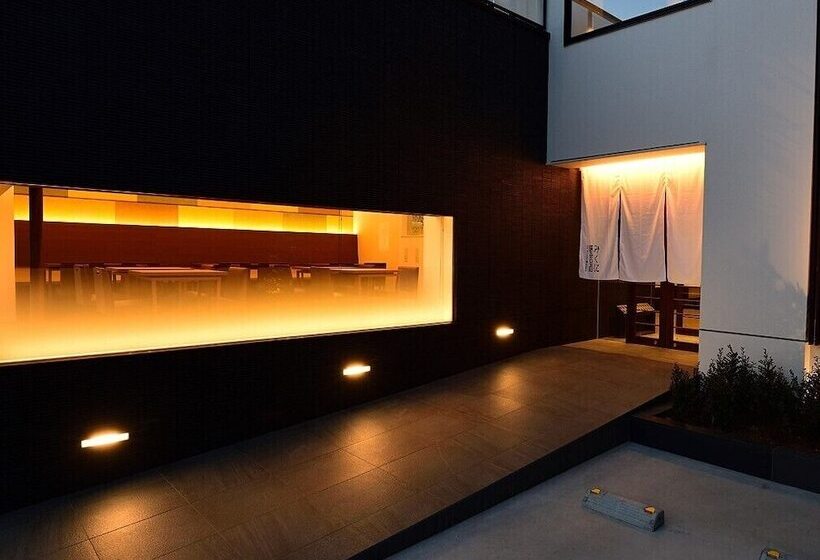 هتل The Retreat Mikuni
