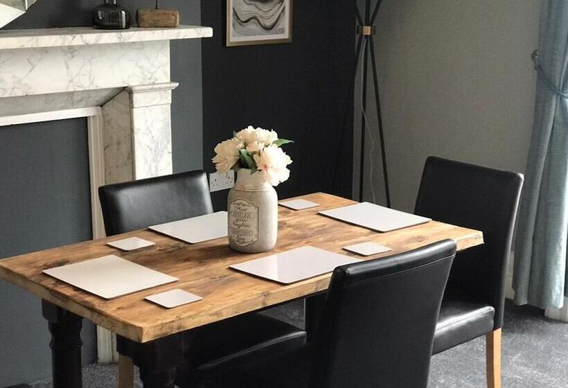 בית מלון כפרי The Leven Guesthouse