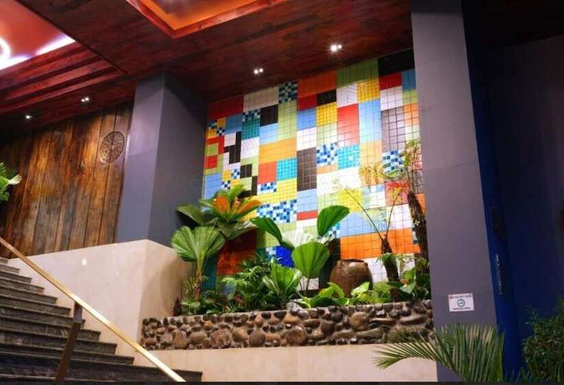 هتل Happy Life Green