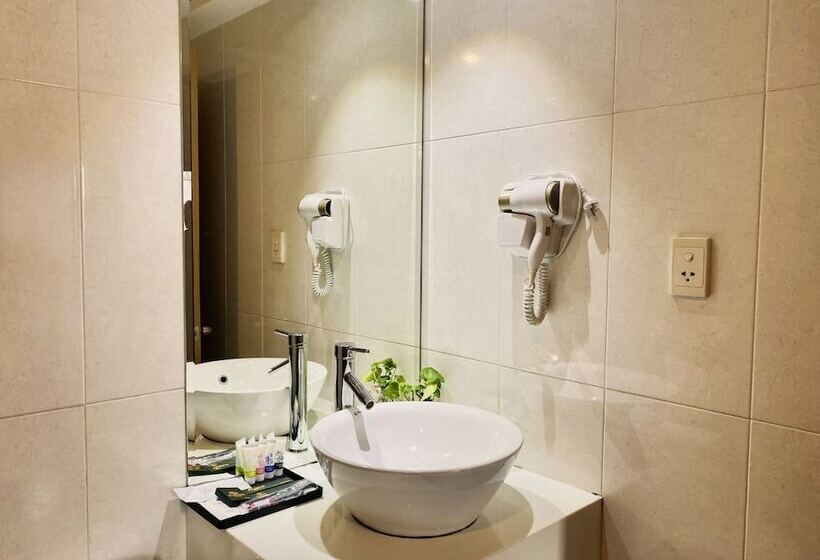 هتل Happy Life Green