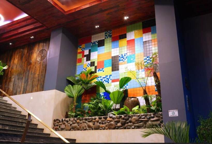 هتل Happy Life Green