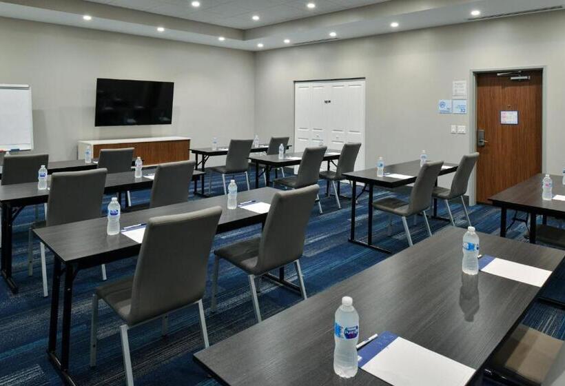 Отель Holiday Inn Express Orlando South Park, An Ihg