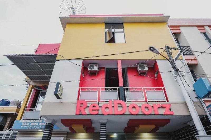 ホテル Reddoorz @ Jalan Stm Medan