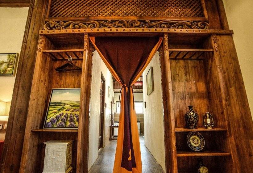 فندق Shangri La E Outfitting Boutique