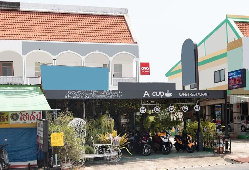هتل Tira Hostel @chalong Phuket By Oyo Rooms