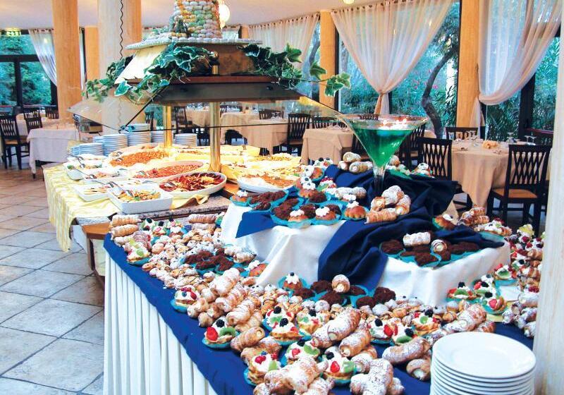 בית מלון כפרי Club Esse Palmasera Resort  - Il Borgo