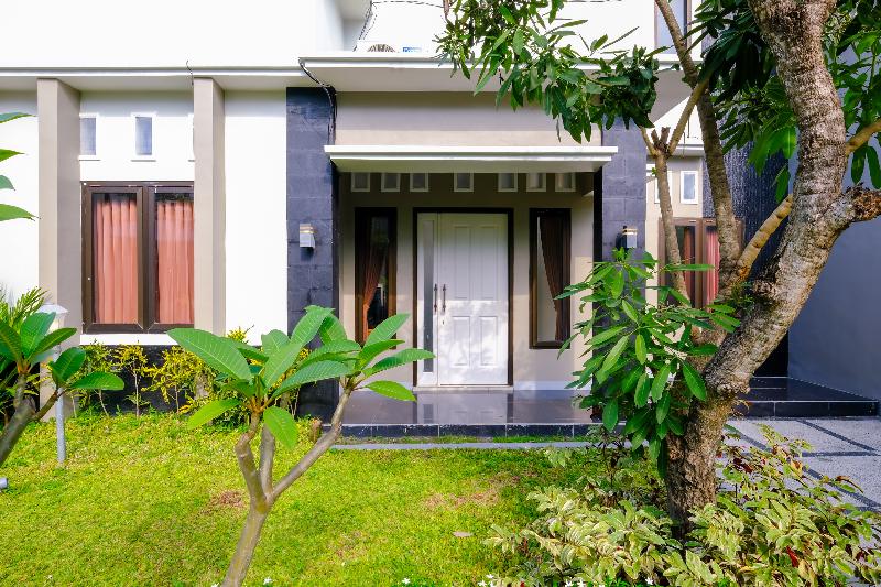 هتل Grand Villa Meninting By Oyo Rooms