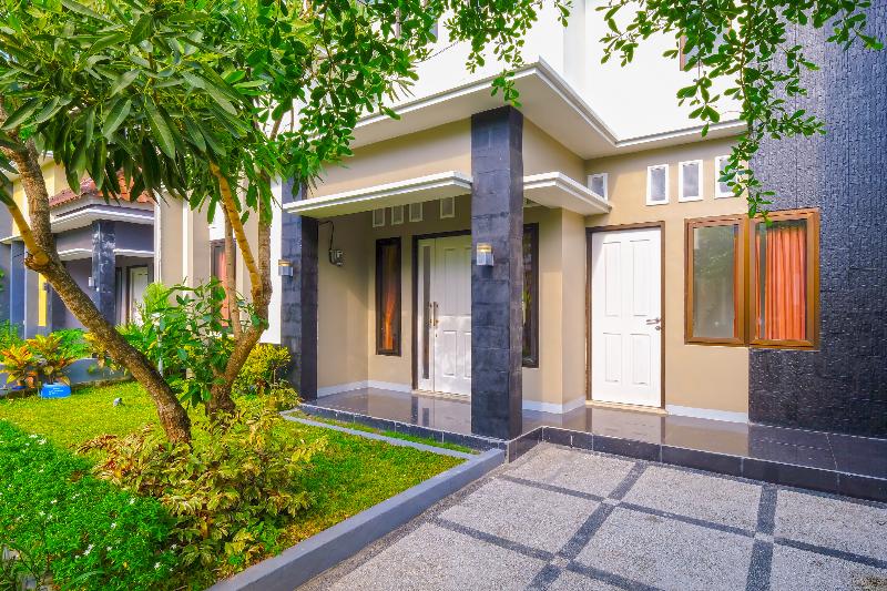 هتل Grand Villa Meninting By Oyo Rooms
