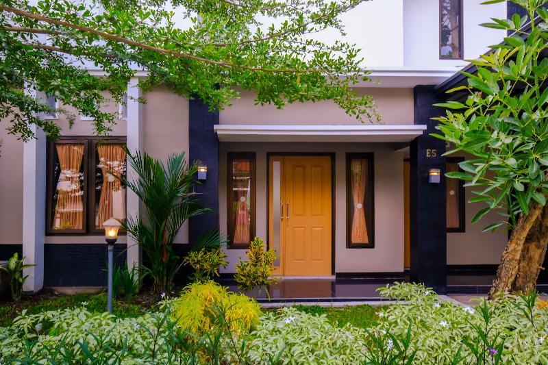 هتل Grand Villa Meninting By Oyo Rooms