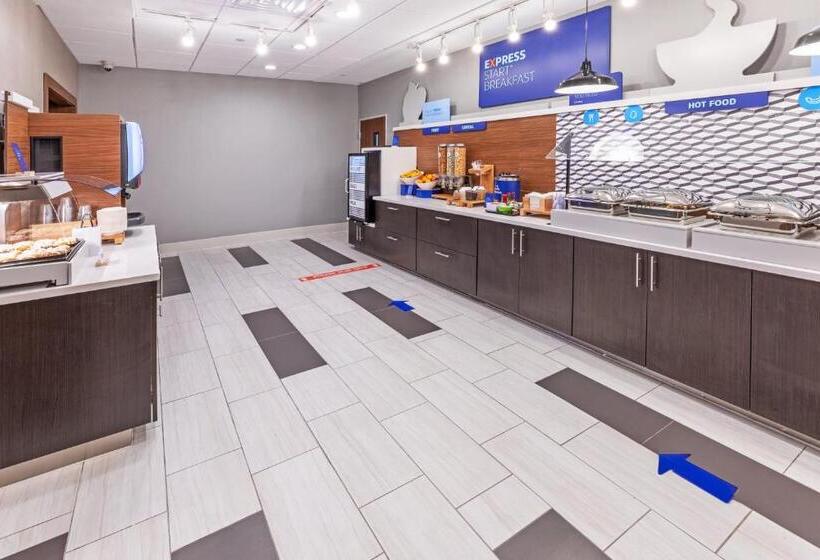 בית מלון כפרי Holiday Inn Express & Suites   Stafford Nw   Sugar Land, An Ihg