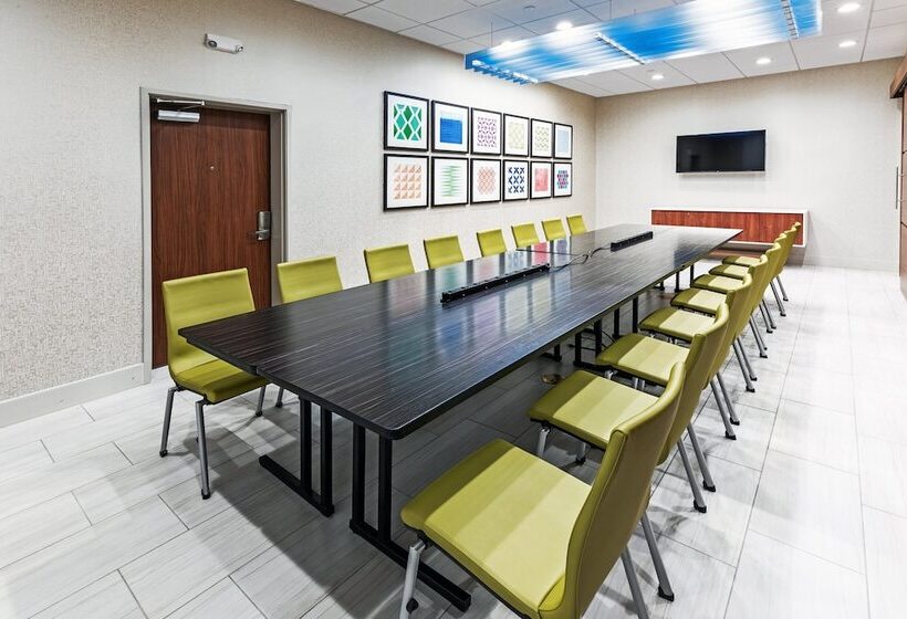 فندق Holiday Inn Express & Suites   Stafford Nw   Sugar Land, An Ihg