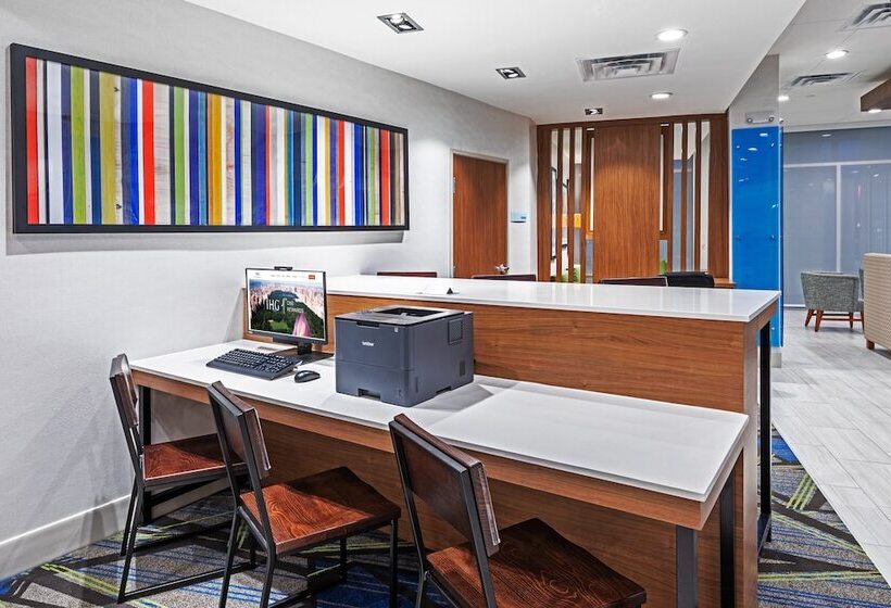 בית מלון כפרי Holiday Inn Express & Suites   Stafford Nw   Sugar Land, An Ihg