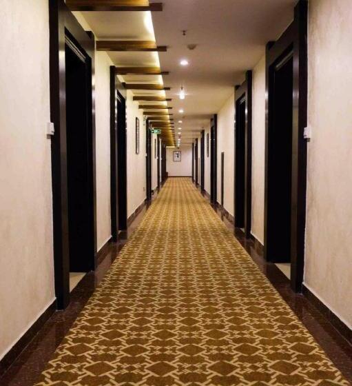 Pai Hotels Yangjiang Baili Plaza Bus Terminal