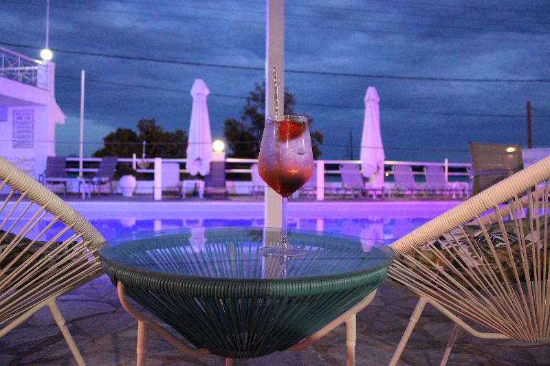 فندق Tropicana Inn