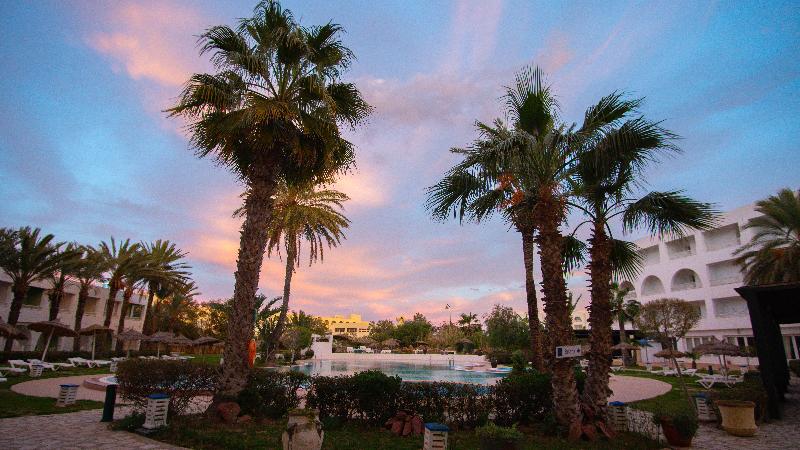 Aquaterra Bahia Beach Hotel