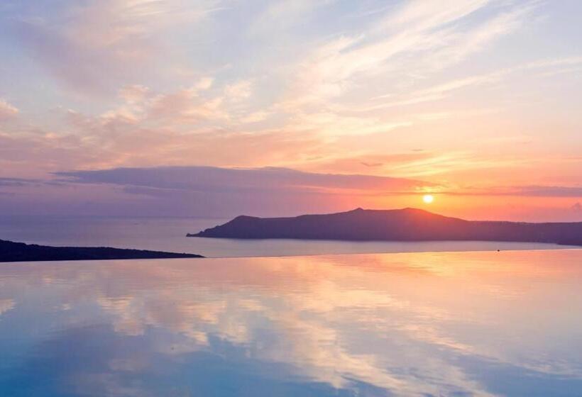 Cosmopolitan Suites - Small Luxury Hotels Of The World