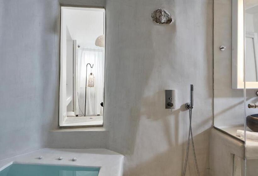 Cosmopolitan Suites - Small Luxury Hotels Of The World