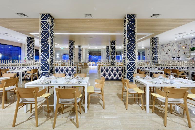 Grand Palladium Select White Sand Resort & Spa - All Inclusive