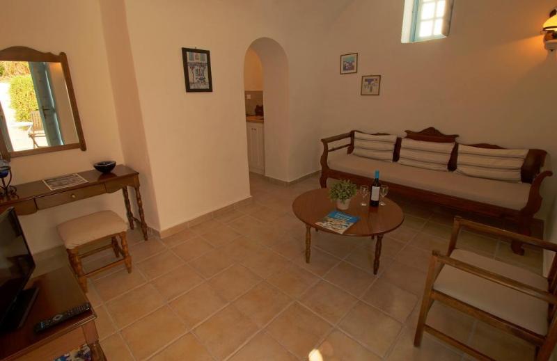 هتل Aethrio Sunset Village   Oia