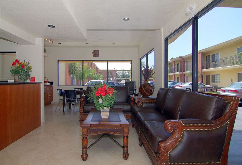 فندق American Inn & Suites