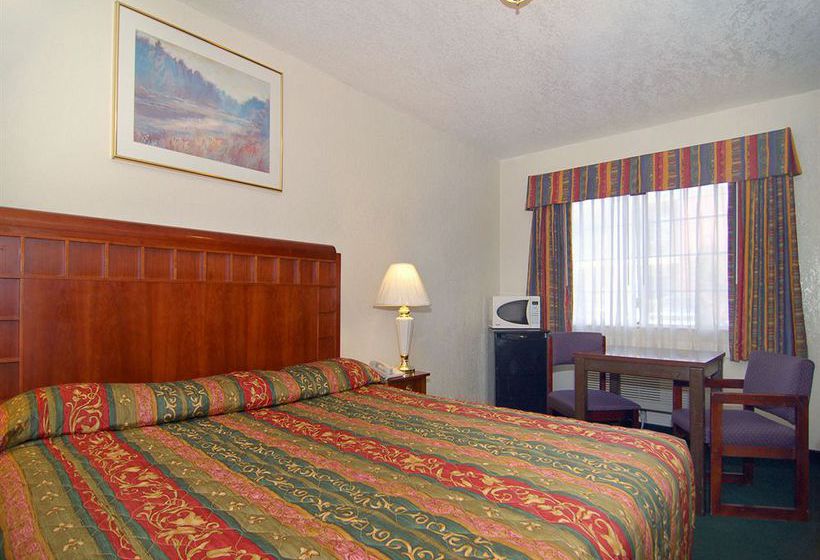 فندق American Inn & Suites