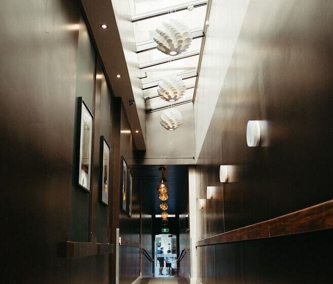 Auckland City Hotel   Hobson St