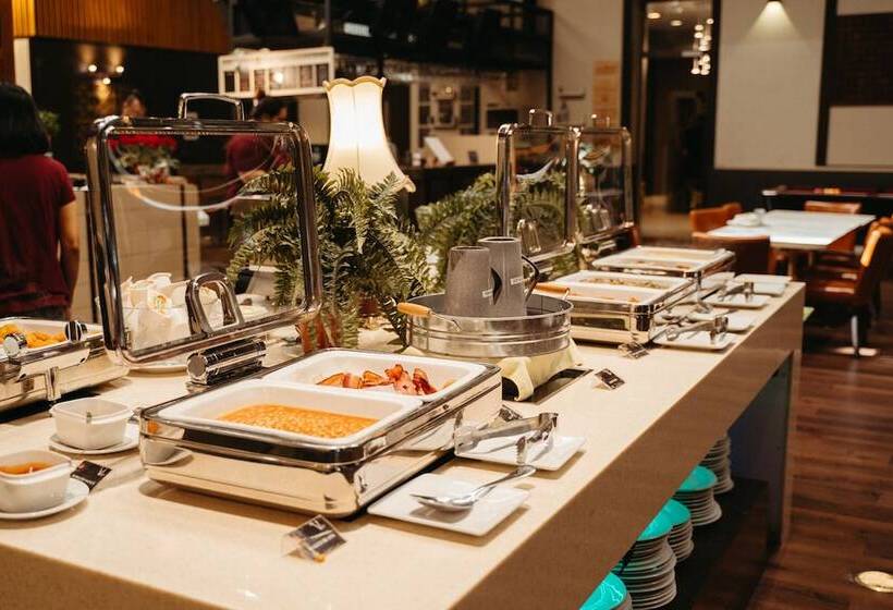 Auckland City Hotel   Hobson St