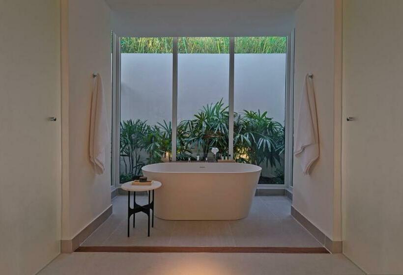 هتل Azerai Ke Ga Bay