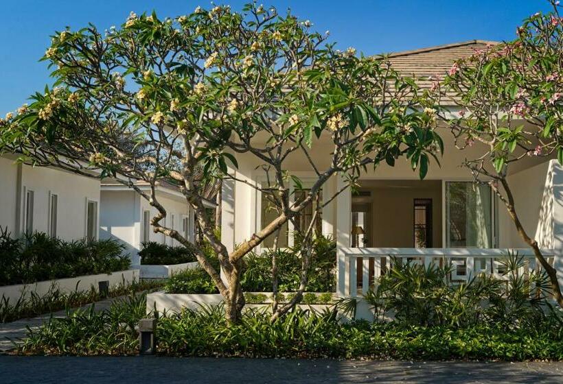 هتل Azerai Ke Ga Bay