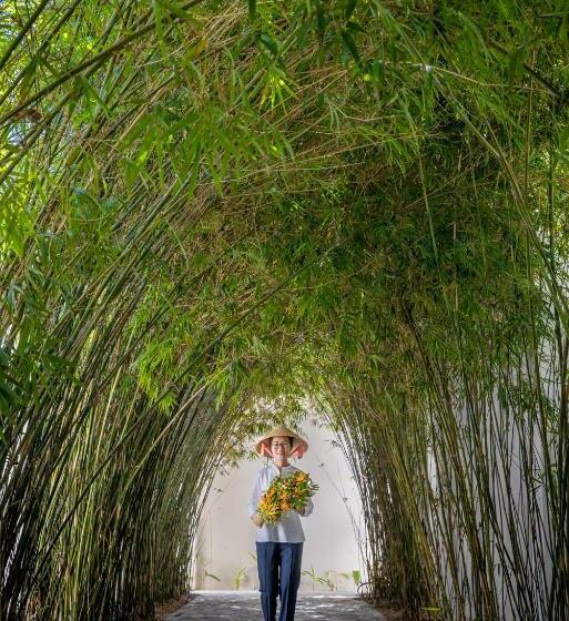 هتل Azerai Ke Ga Bay