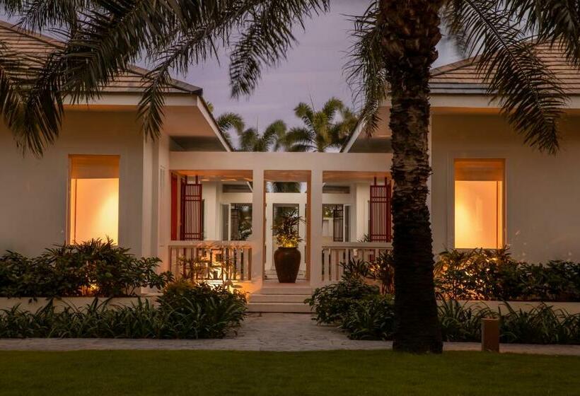 هتل Azerai Ke Ga Bay