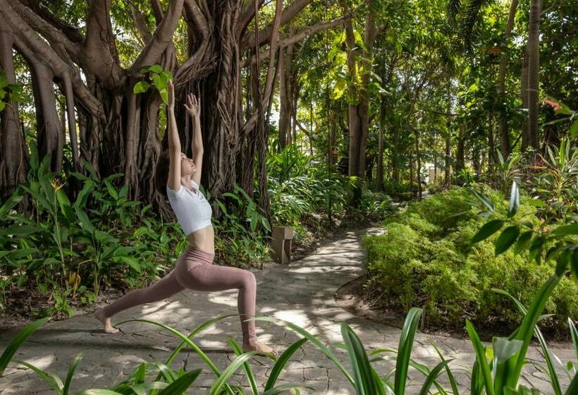 هتل Azerai Ke Ga Bay