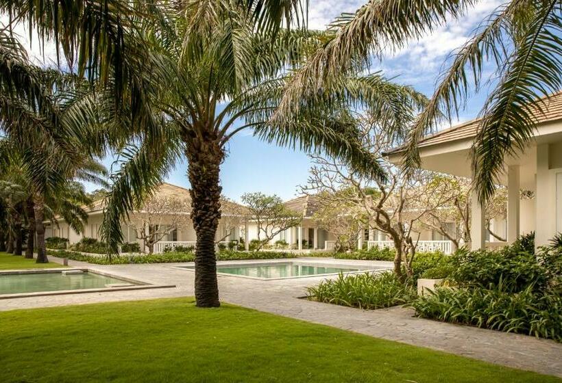 هتل Azerai Ke Ga Bay