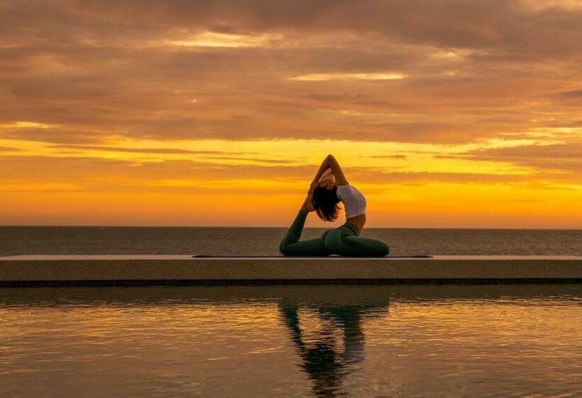 هتل Azerai Ke Ga Bay