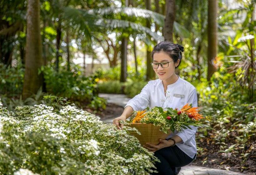 هتل Azerai Ke Ga Bay