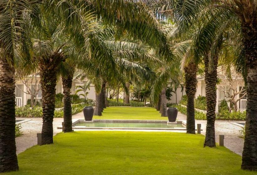 هتل Azerai Ke Ga Bay