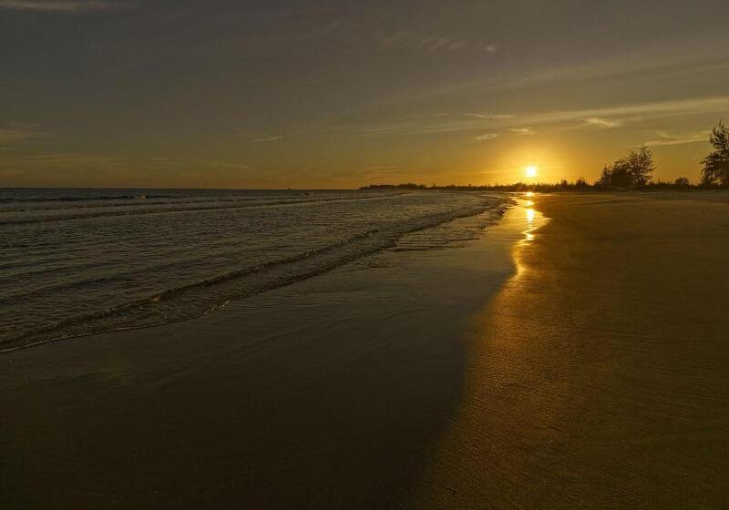 هتل Azerai Ke Ga Bay