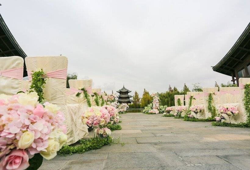 هتل Banyan Tree Lijiang